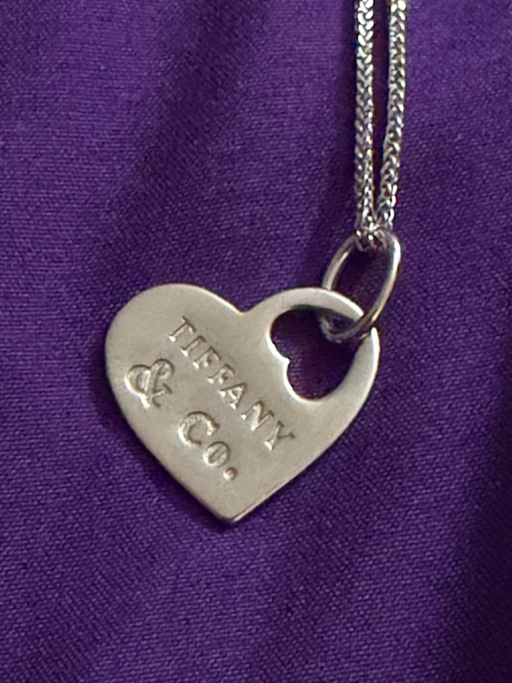 18k real gold- White Gold Heart Tag Necklace on Chain 18inc - Picture 2 of 4